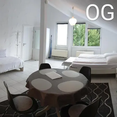 Trapp-mayer Im Ersten Og,hunde Willkommen *